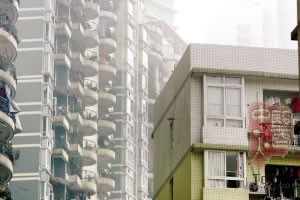16岁少女沉迷自杀游戏携刀闭门(图)