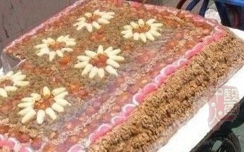 路边切糕成本100卖四五千 大肠杆菌超标300倍