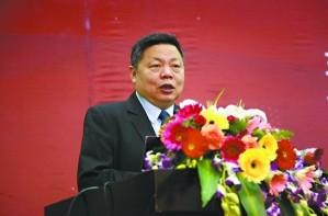 晚期肺癌二代药 延长患者一年命
