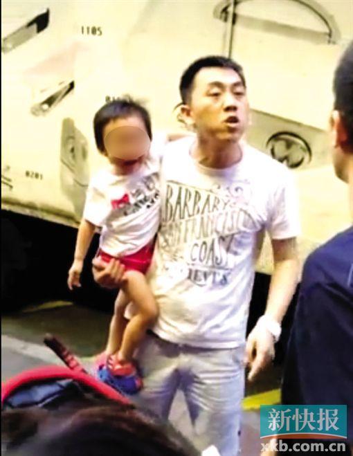 内地小孩香港街头小便事件超六成网友表示理解